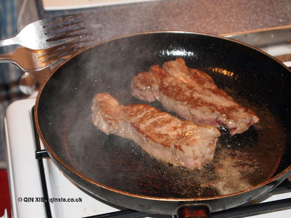 Perfect steaks cooking